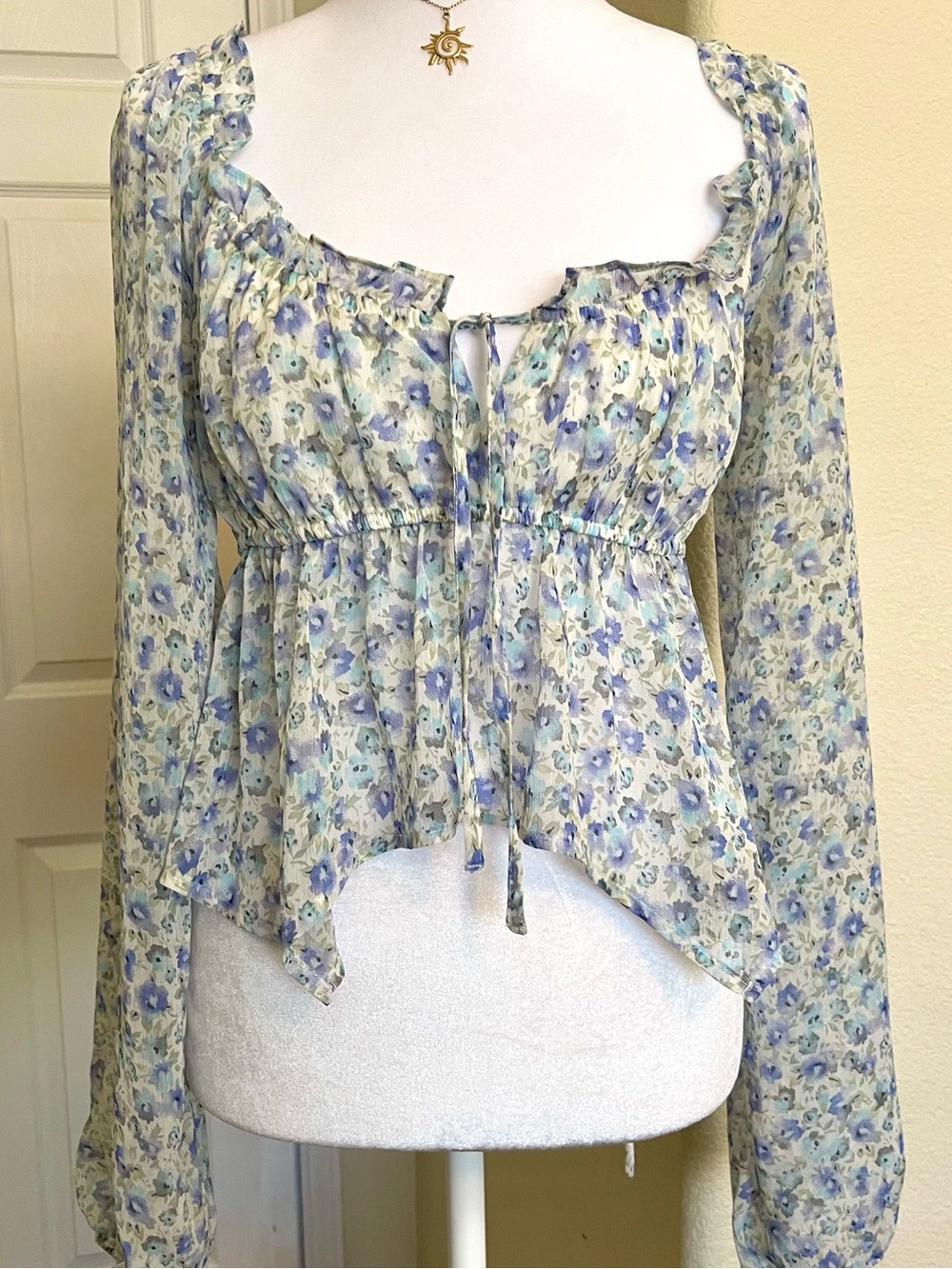 Full Tilt Light Blue Floral Peasant Babydoll Blouse | Size Medium